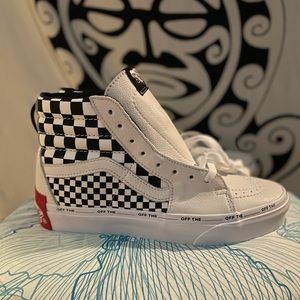 Vans SK8 - Hi (Mens 7.5 /Women’s 9)